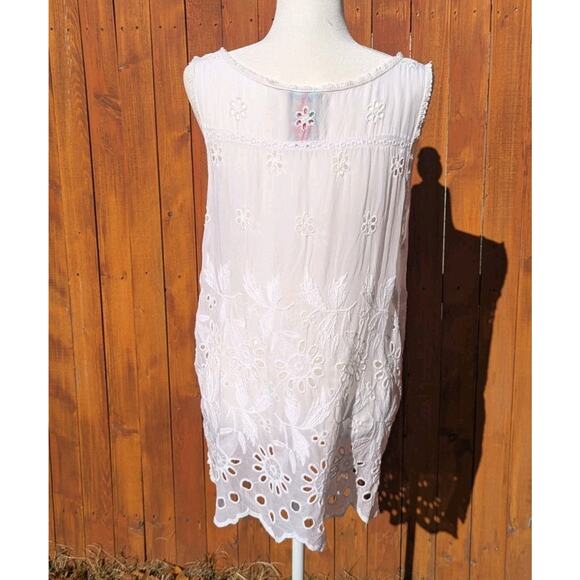 Johnny Was White Cutout Floral Tank Top Eyelet Casual Blouse - Picture 2 of 3